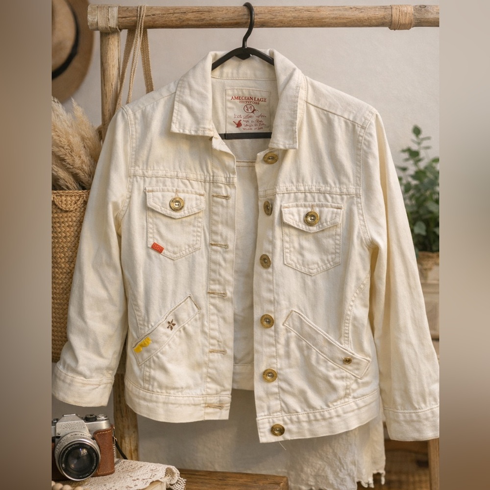 American Eagle Cream Jean Denim Jacket Boho Embroider EUC Small Cottagecore
